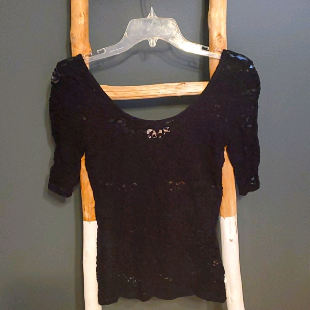 Mudd black lace top with a scoop neckline and shorter sleeves. Small